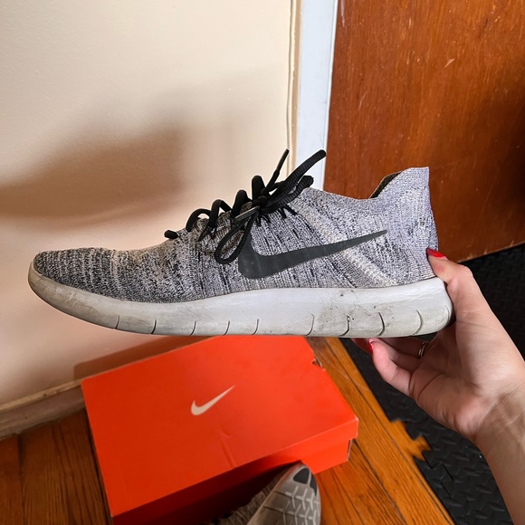 Nike Sneakers - Picture 7 of 7